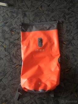 Vodotěsný vak ITIWIT IPX6 – 30 L (Decathlon)