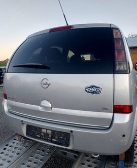 Opel Meriva Z157 zadní dveře, světla a náraznik
