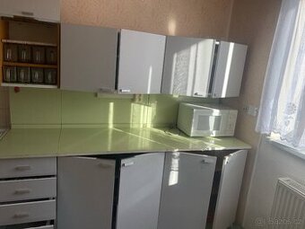 Daruji starší kuchyňský nábytek - 1
