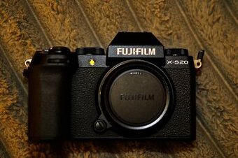Fujifilm X-S20  + XF35f2 + XF56f1.2 R + XF16-55