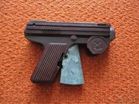 Igra - plastová pistolka - 1