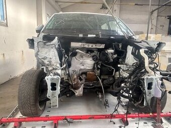 Volkswagen Atlas díly interiéru a karoserie.