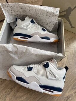 Air Jordan 4 SB Navy
