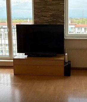Samsung TV 55” + soundbar – za odnos