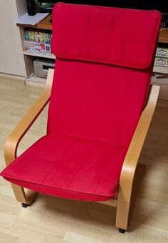 Relaxační křeslo IKEA POÄNG s podnožkou