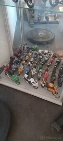 Modely motorek 1:12
