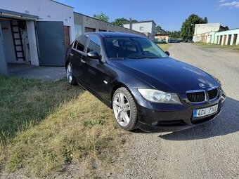 BMW 320i (E90)