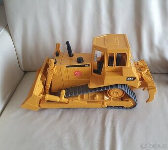 Bruder 2422 Buldozer CATERPILLAR