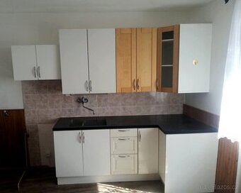 pronájem bytu 2+1 v rod.domě