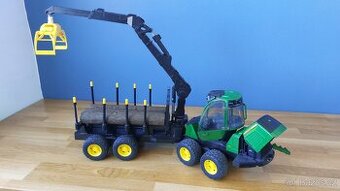 Samochodná vyvážečka Bruder John Deere 1210E