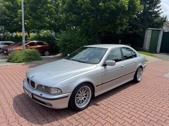 BMW E39 535i 180kw