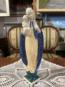 Keramická socha Madony s Ježíškem