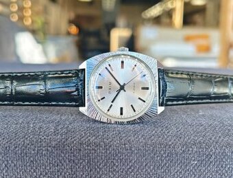 Československé mechanické vintage retro hodinky PRIM Čtverec