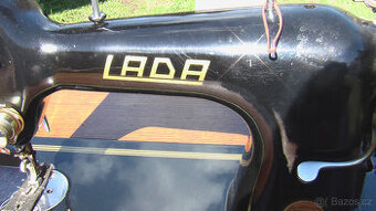 ŠICÍ  STROJ LADA - ve SKŘÍŇCE