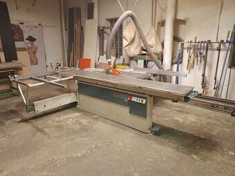 Formatovací pila s predrezem