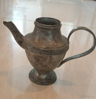 Starožitná cínová konvička