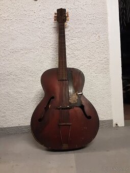 Stará kytara Cremona - Luby