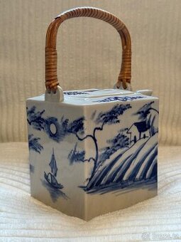 Stará čínská čajová souprava- modrobílé barvy.