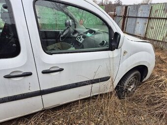 Renault Kangoo II pravé přední dveře 2011
