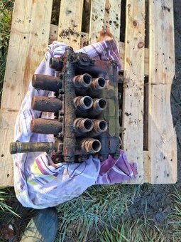 Hydraulický rozvaděč na hon un 053