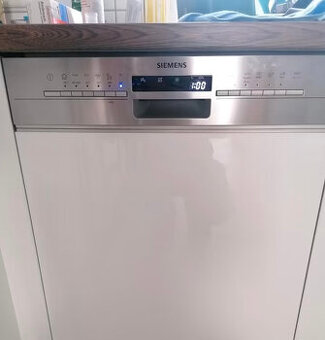 Vestavná myčka Siemens 60cm