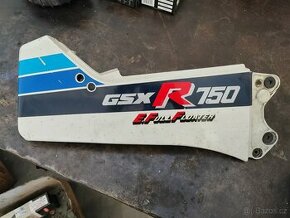 SUZUKI GSX-R 750 GR75A pravý zadní kryt podsedlovky