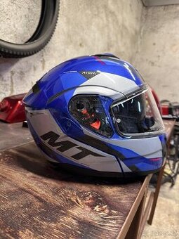 Endurová/ silniční helma