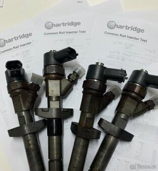 402. Vstřikovač Renault 2.2 dCi BOSCH 0445110084