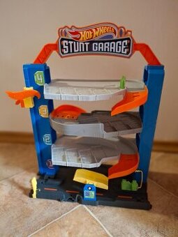 Hot wheels garáž