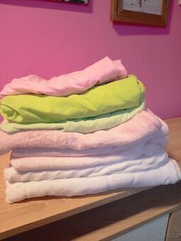 Deky,prostěradla a povlečení do postýlky