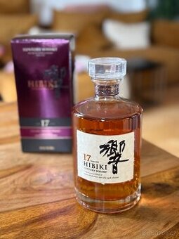 Suntory Hibiki 17 year old whisky