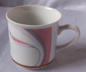 Šálek, porcelánka Loučky z let 1945-91