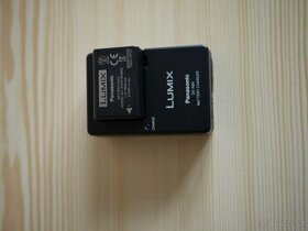 Nabíječka baterií Panasonic DE-A84+baterie.