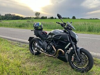 Ducati Diavel Carbon