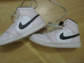 Nike Jordan Mid Barely Rose vel.41