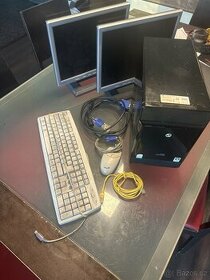 PC set se dvěma monitory