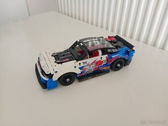 LEGO Technic 42153 NASCAR Next Gen Chevrolet Camaro ZL1