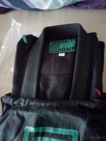 BJJ Gi A1L + pásek A1 Hypnotik černé [100% konopí]