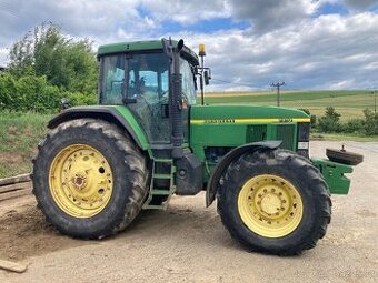 Traktor JD 7810