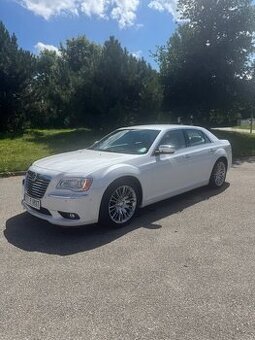 Lancia Thema-Chrysler 300 C