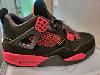 Air Jordan 4 Retro "Red Thunder"