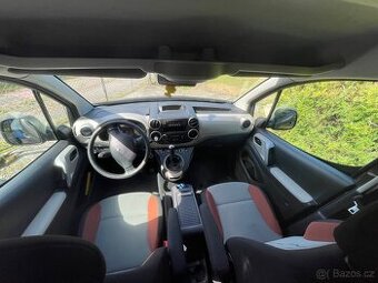 Peugeot Partner, 2016, nízký nájezd-CR