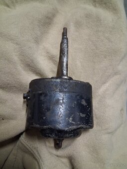 Motorek stěračů Bosch