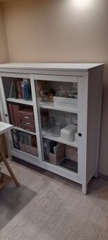 Ikea Hemnes vitrína