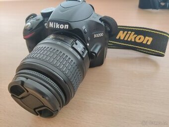 Nikon D3200 + NIKON AF-S 18-55 mm f/3,5-5,6G DX