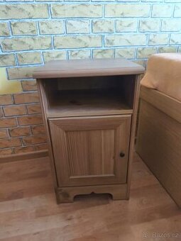 Noční stolek IKEA