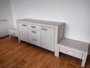 Masivní komoda a 2 noční stolky