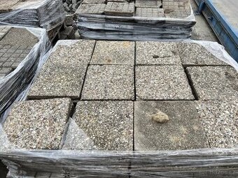 Použitá chodníková dlažba 30x30