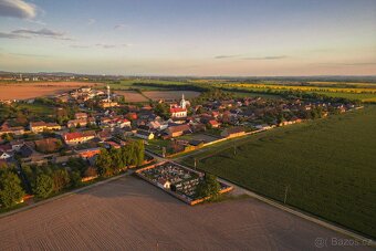 Dům a stavební pozemky na prodej v malebné vesničce Štarnov