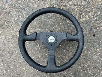 Sportovní volant MOMO na přečalounění